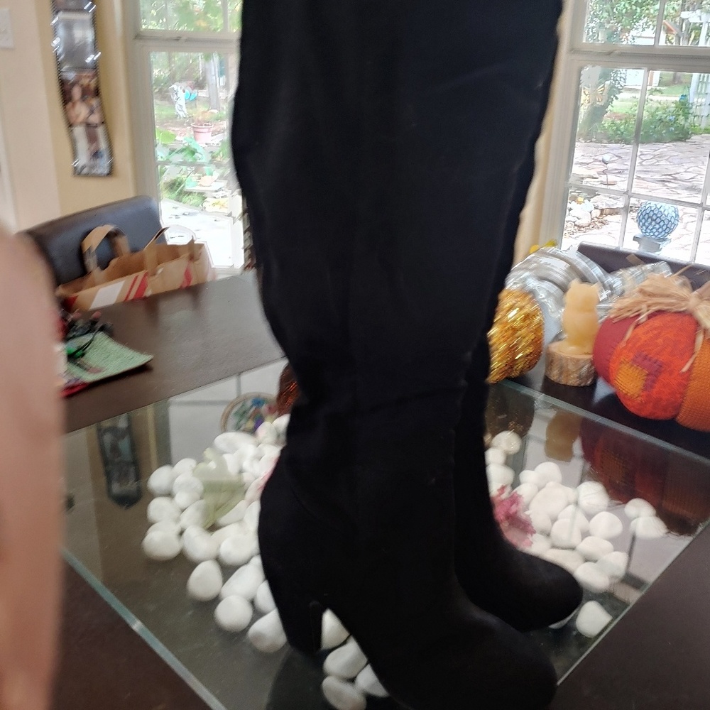 SOLD-Steve Madden Black Suede Size 9 Knee High Boots - Picture 3 of 5